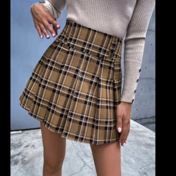 Plaid Pleated Hem High Waisted Skirt - Picture 3 of 4